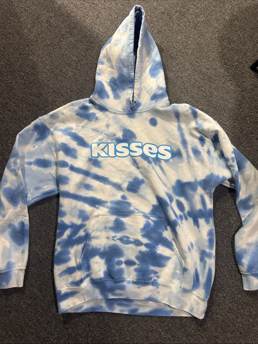 Kiss Blue and White Tie-Dye Crewneck Hoodie size large from Hersheypark
